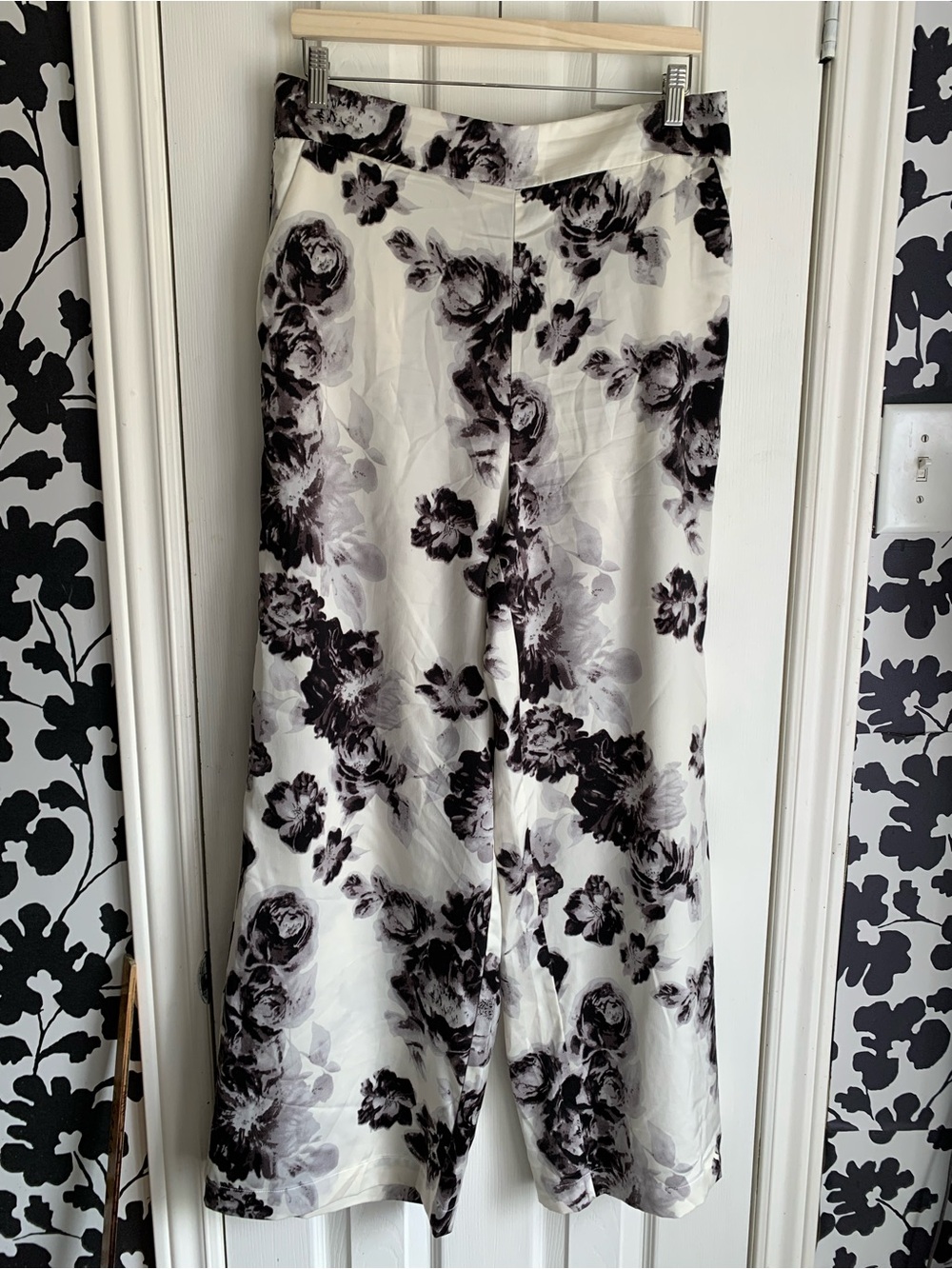 MELLODAY Black White Floral Wide-Leg satin pull on Pants comfy cool